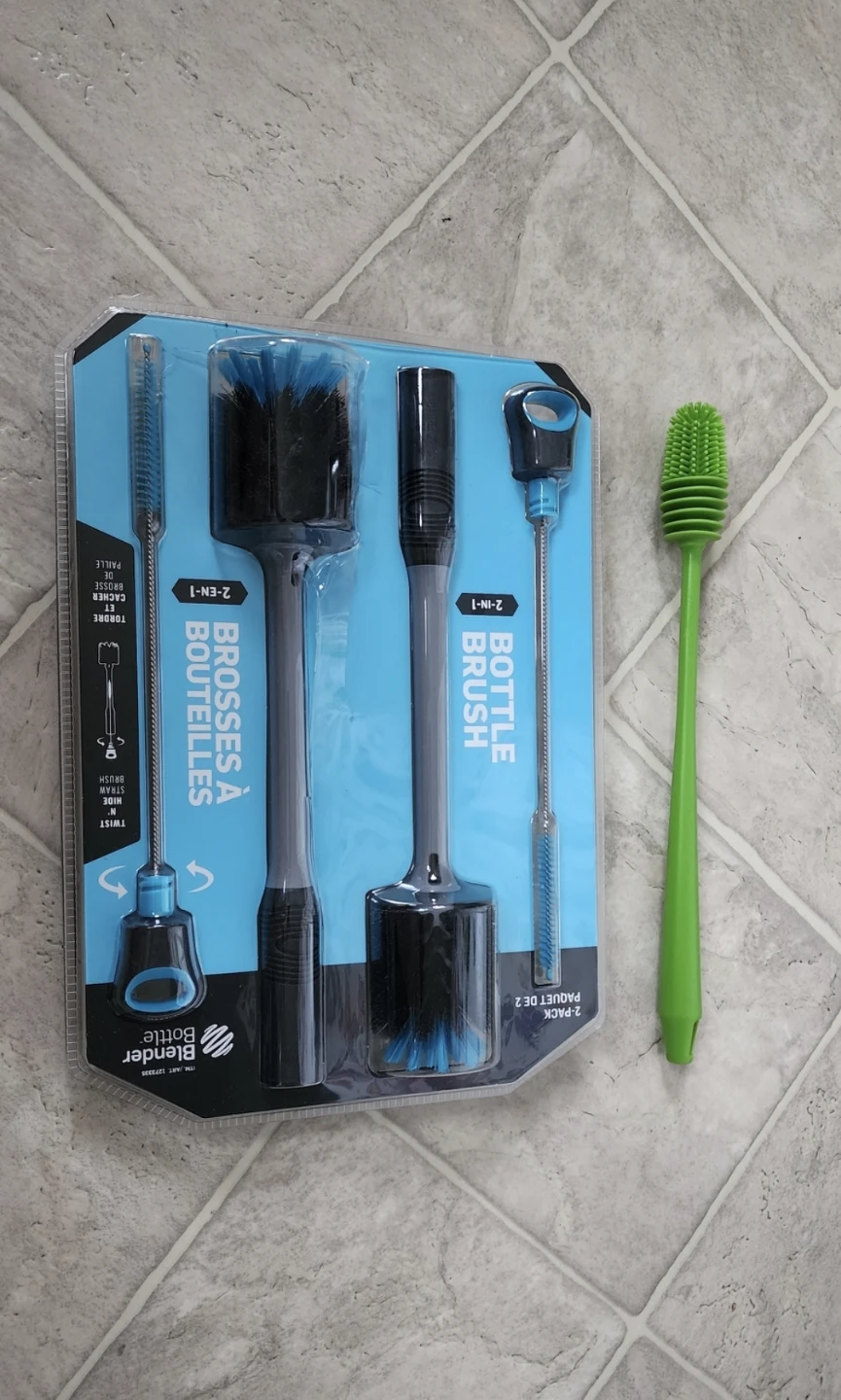 Brand New BlenderBottle 2-in- Bottle and Straw Cleaning Brush