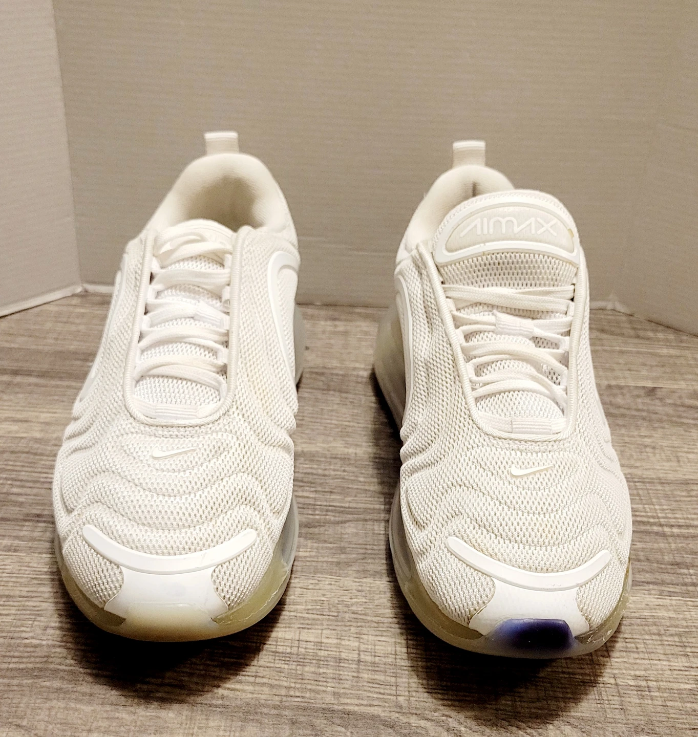 Free size 7 sneaker