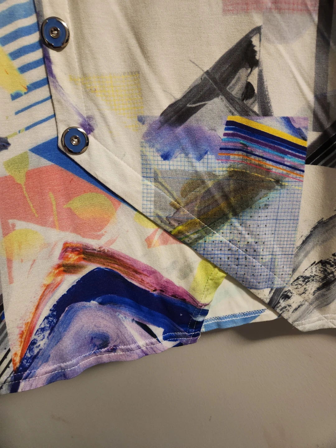 Michael Ebert Abstract Print V-Neck Top - photo 5