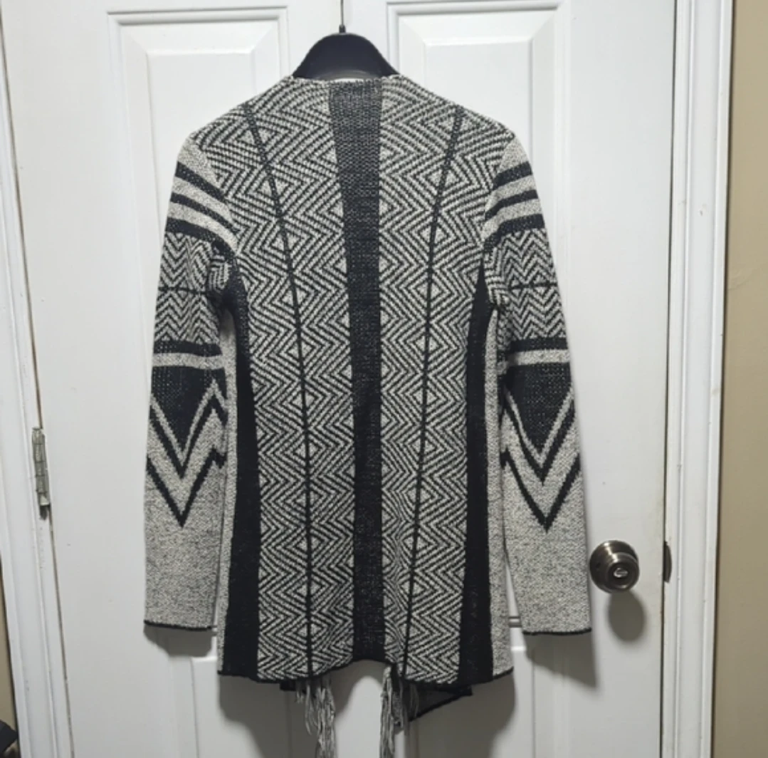 Suzy Shier Women's Black & Grey Geometric Print Cardigan - photo 2