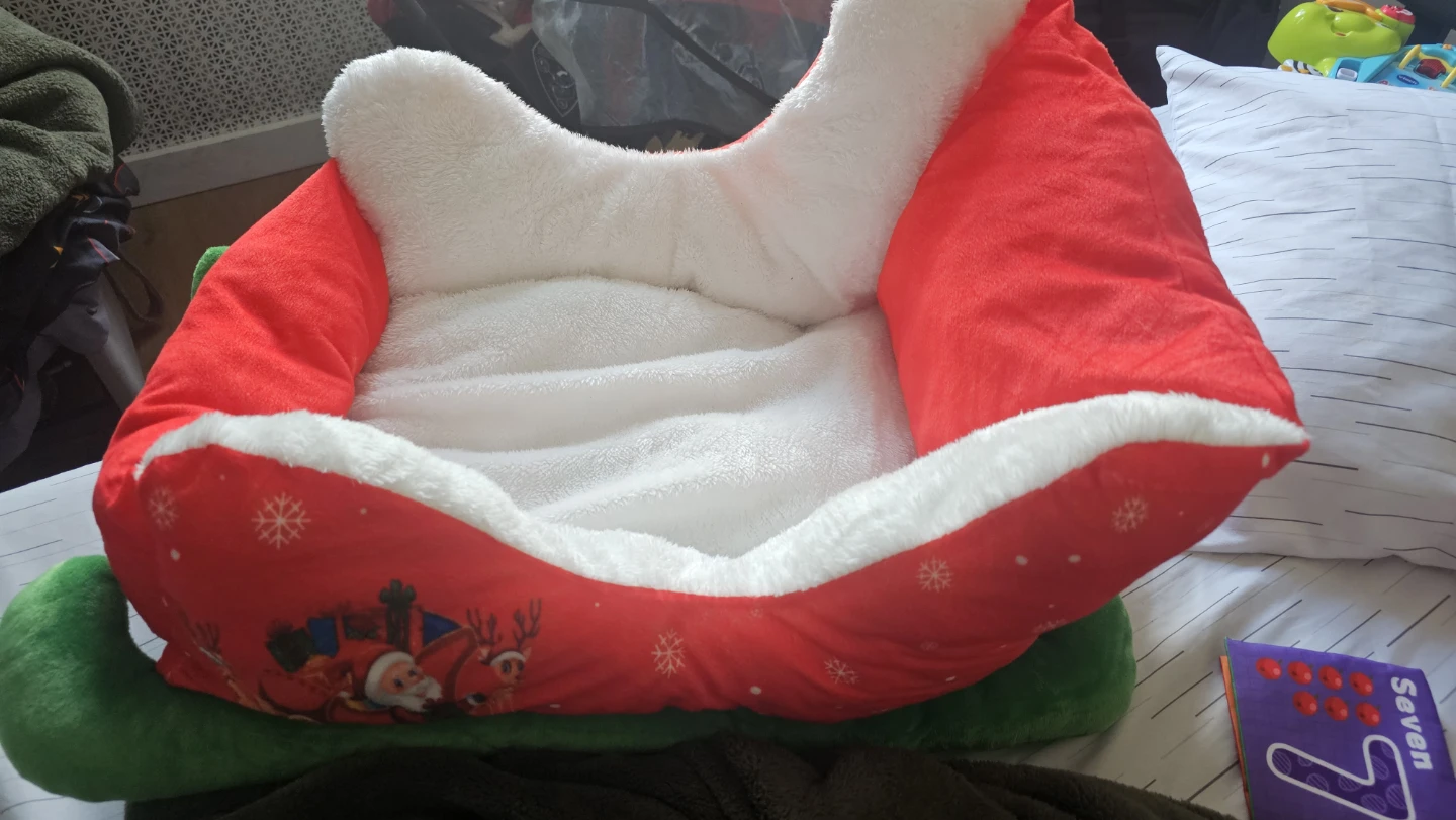 Christmas Pet Bed