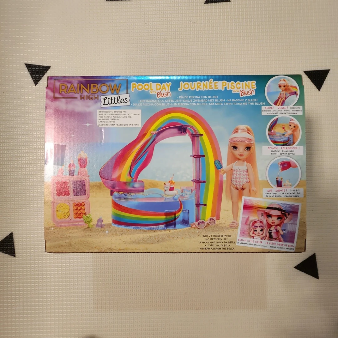 Rainbow High Pool Day with Blush Playset - photo 2