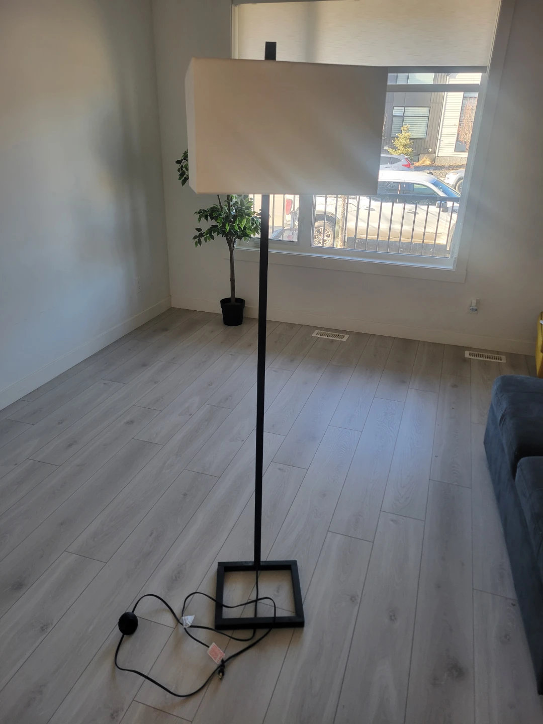 Modern Black Floor Lamp with Cream Shade - photo 2