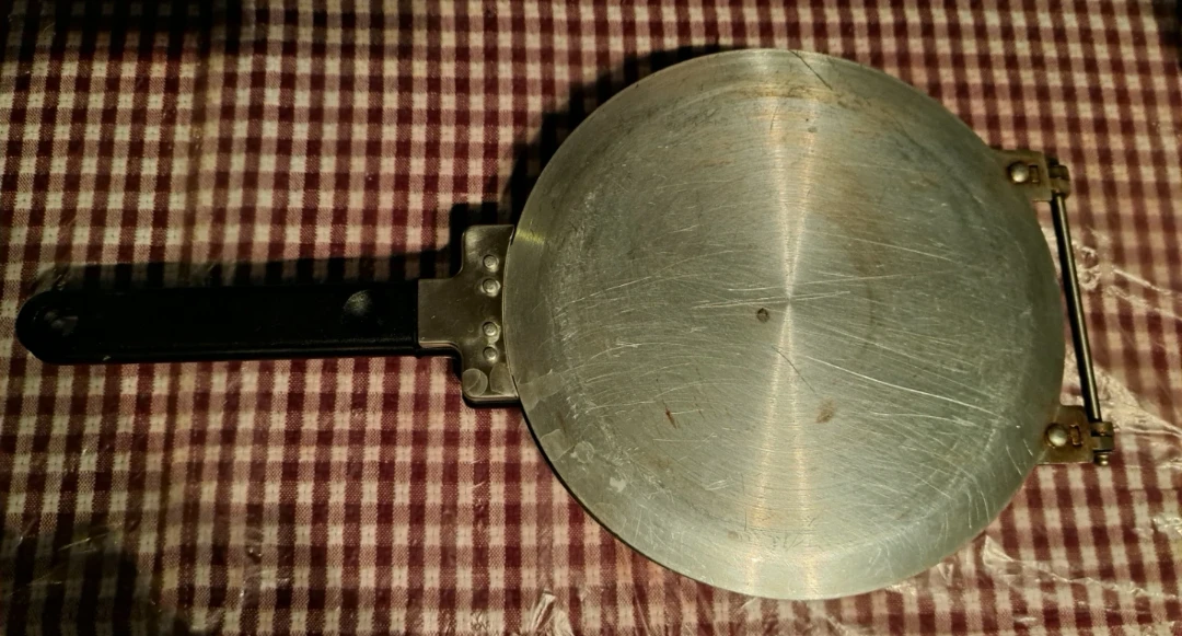 Vintage Perfect Pancake Maker 7.5"