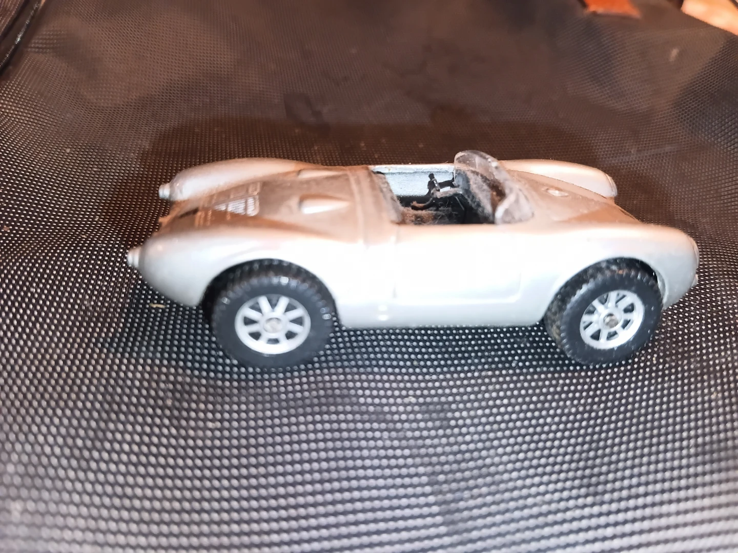 Maisto Silver Die-Cast Sports Car Toy - photo 4