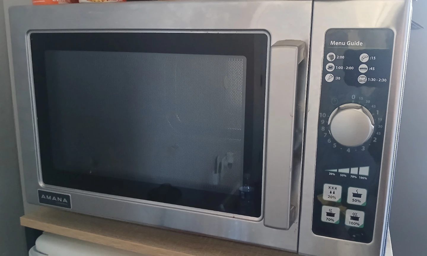 Amana Microwave Oven