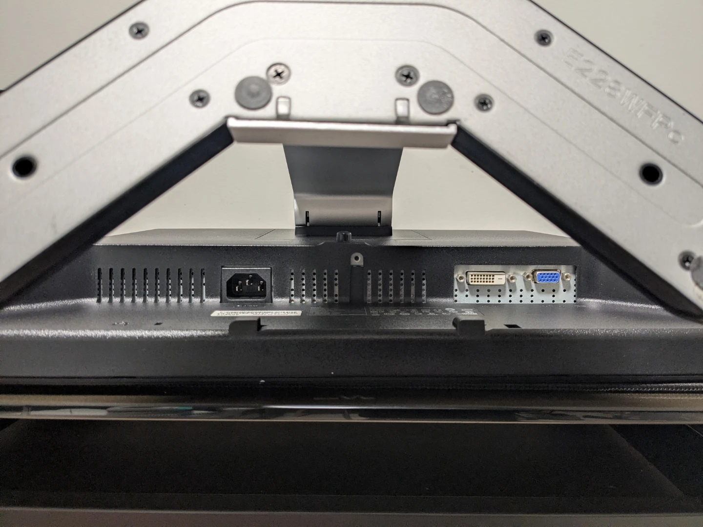Dell Desktop Monitor - photo 3