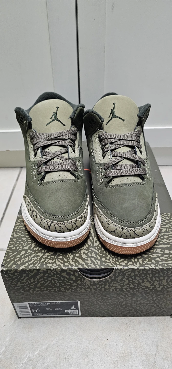 Nike Air Jordan 3 Retro 'Family Affair - photo 2