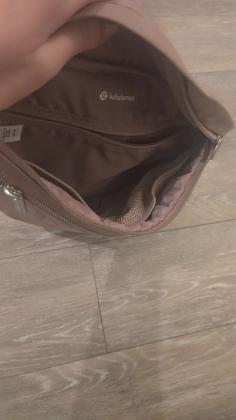 Lululemon Everywhere Belt Bag - Dusky Lavender - photo 4