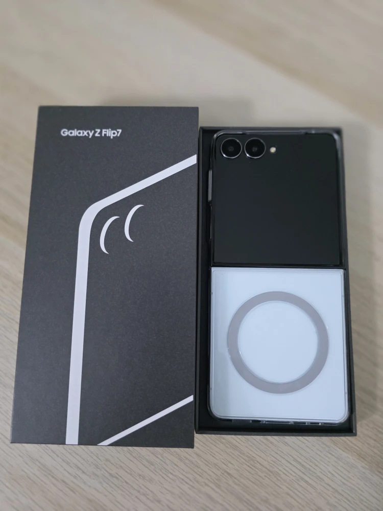 Samsung Galaxy Z Flip 7 512GB + Galaxy watch 8