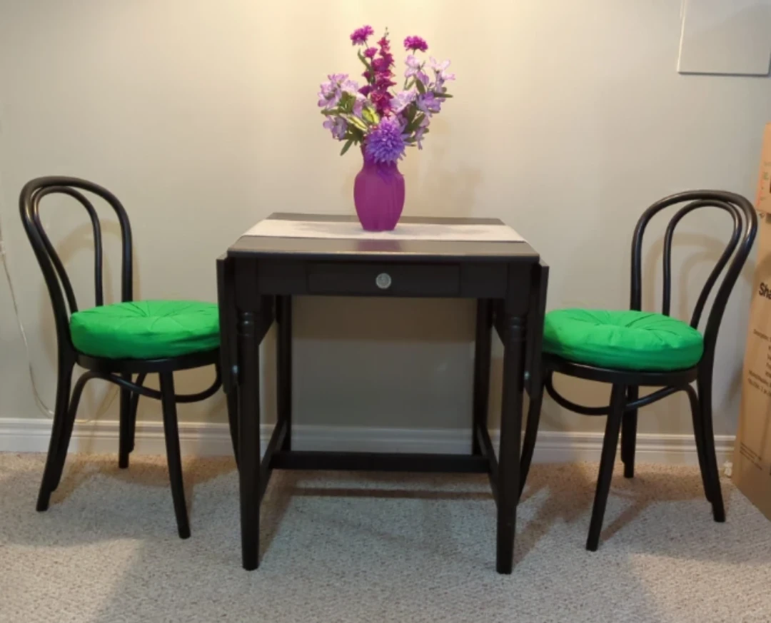 Dark Wood Drop Leaf Table with 2 Chairs - photo 4