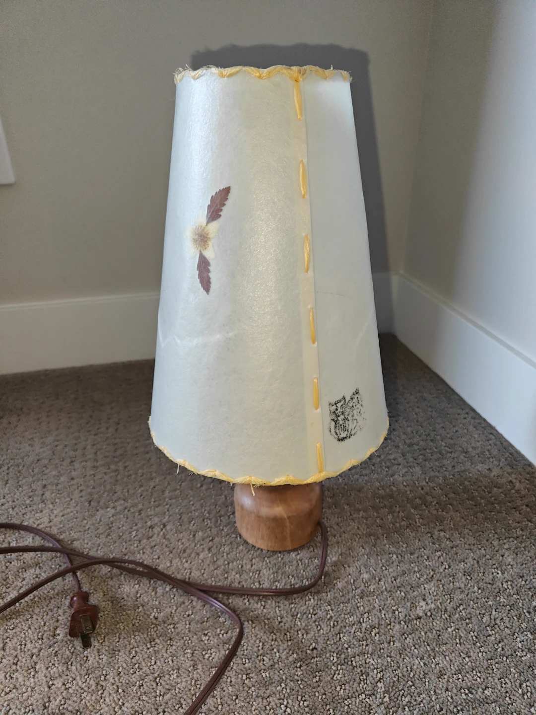Vintage Dornbusch Pressed Leaf Shade & Wooden Table Lamp - photo 3
