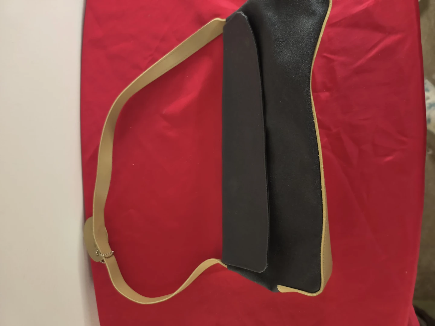 Black clutch purse with beige strap - photo 3
