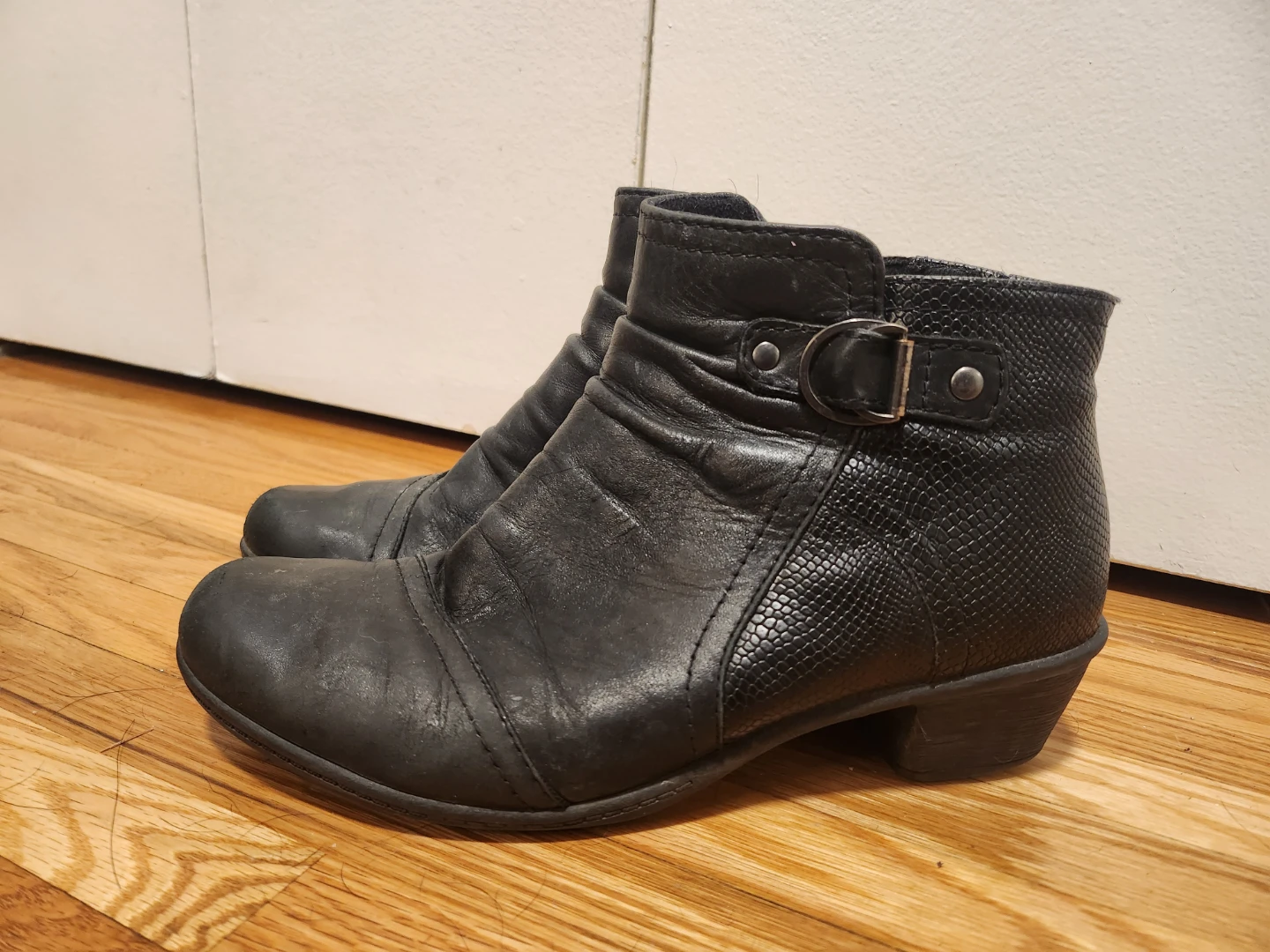 Marietta Malcom Black Leather Ankle Boots Size 8.5