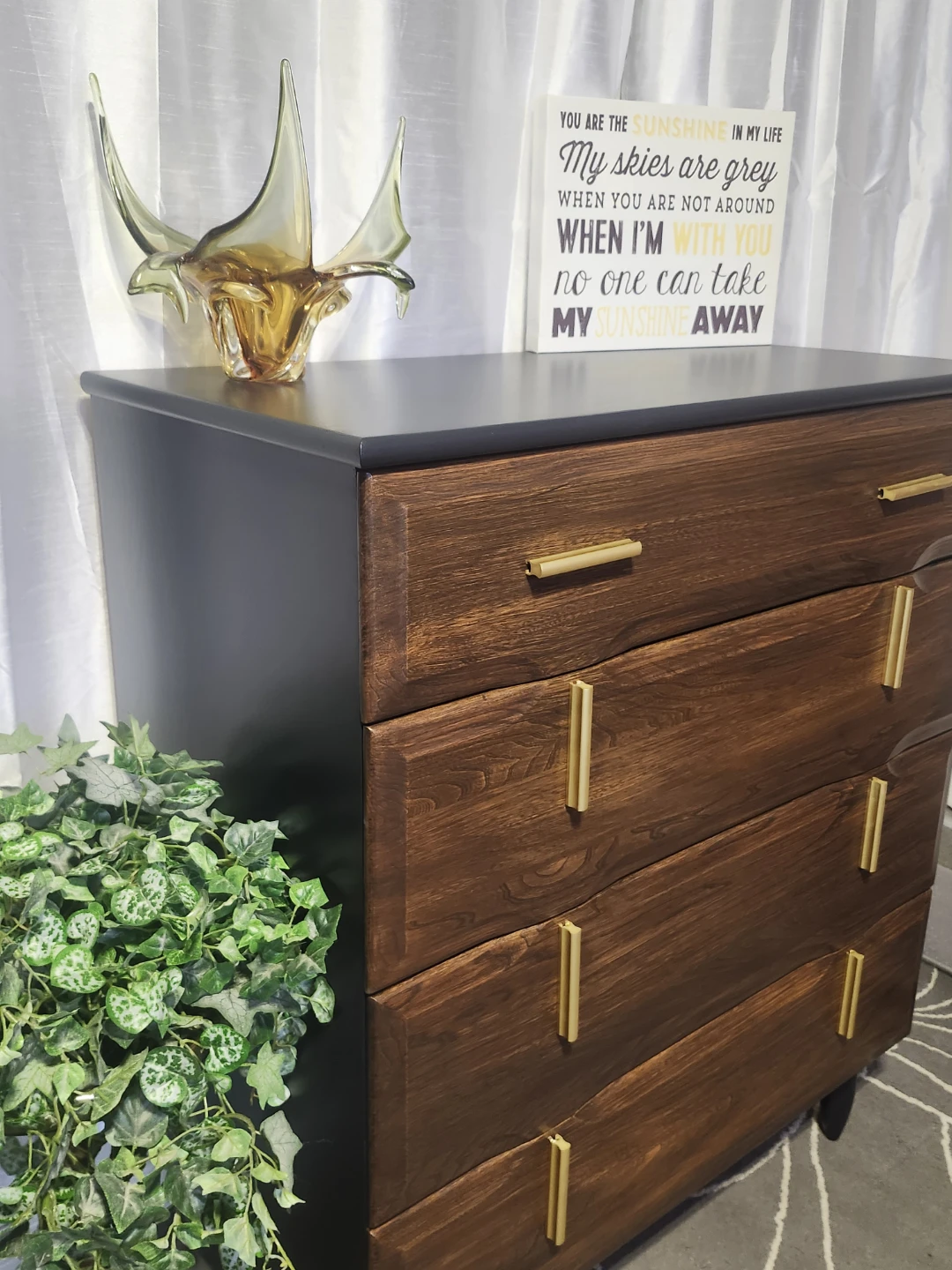 Mid-century dresser - photo 2