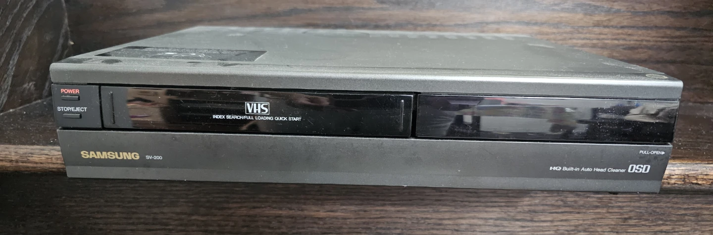Samsung SV-200 VCR ( Bathurst and Finch)