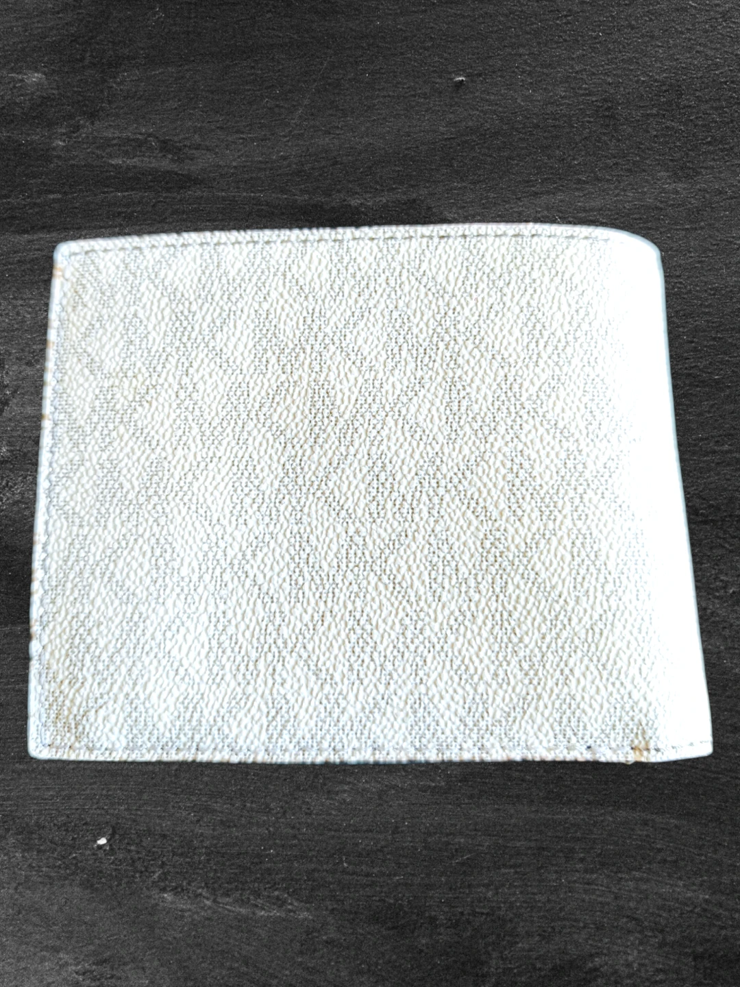Stylish Michael Kors White Leather Bifold Wallet - photo 2