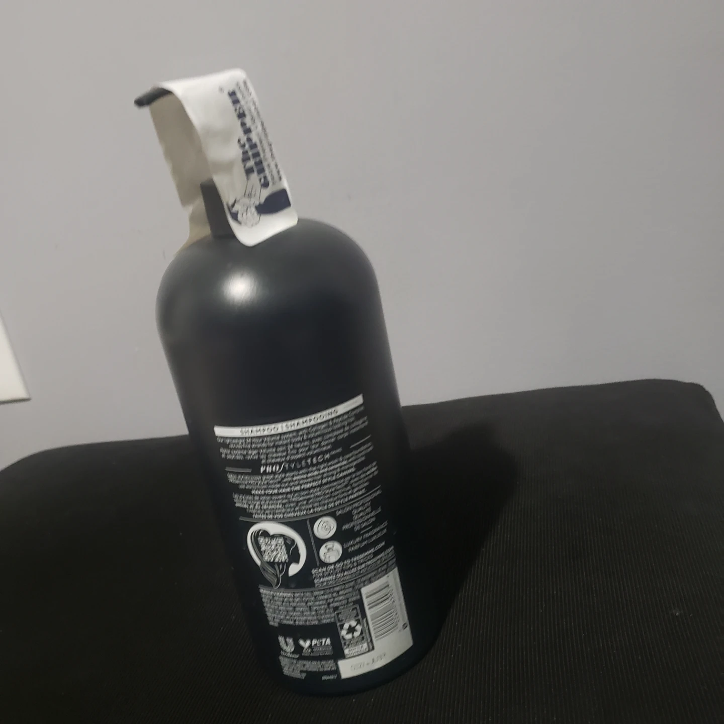 TRESemmé 24 Hour Volume Shampoo - photo 3