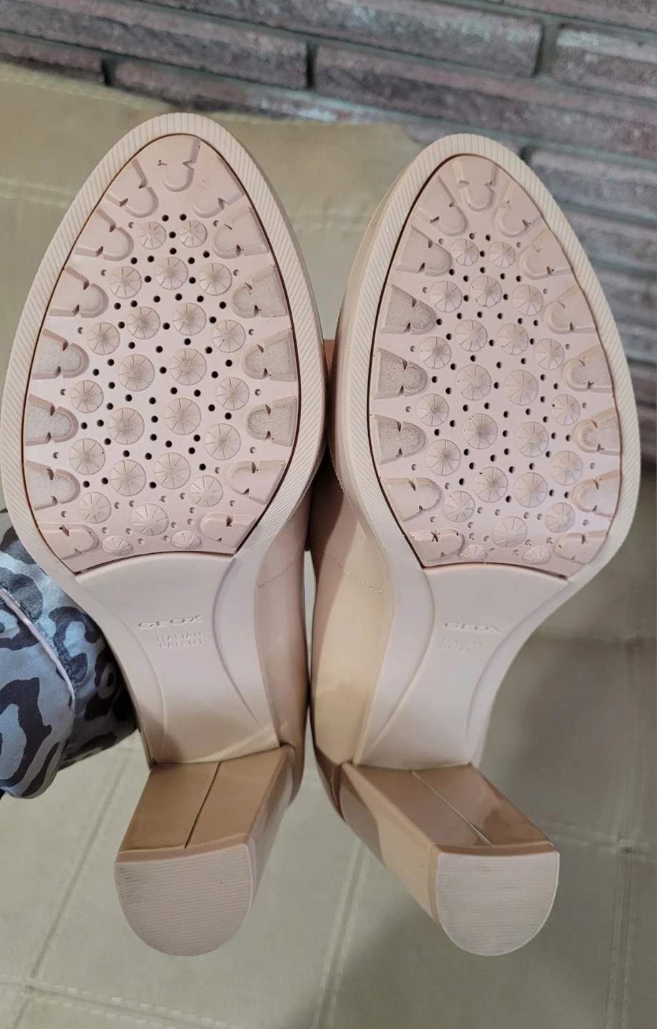 [ Size 8 ] Geox Patent Heels – Peach - photo 4