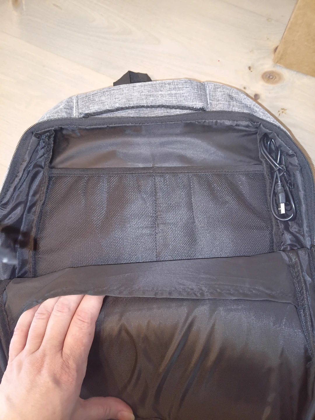 Monsdle Grey Laptop Backpack with USB Charging Port - photo 4
