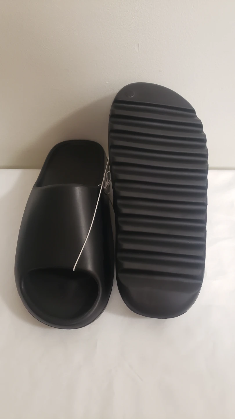 Brand new Men's Fashion Summer Slippers - photo 2