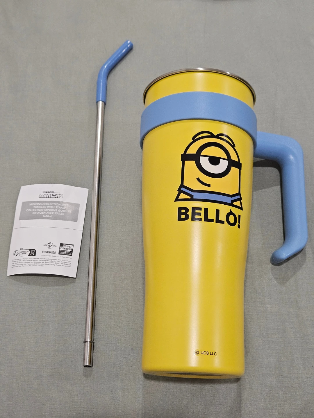 🥕 Miniso Minion 1600mL Tumbler with Reusable Straw 🥕🧡