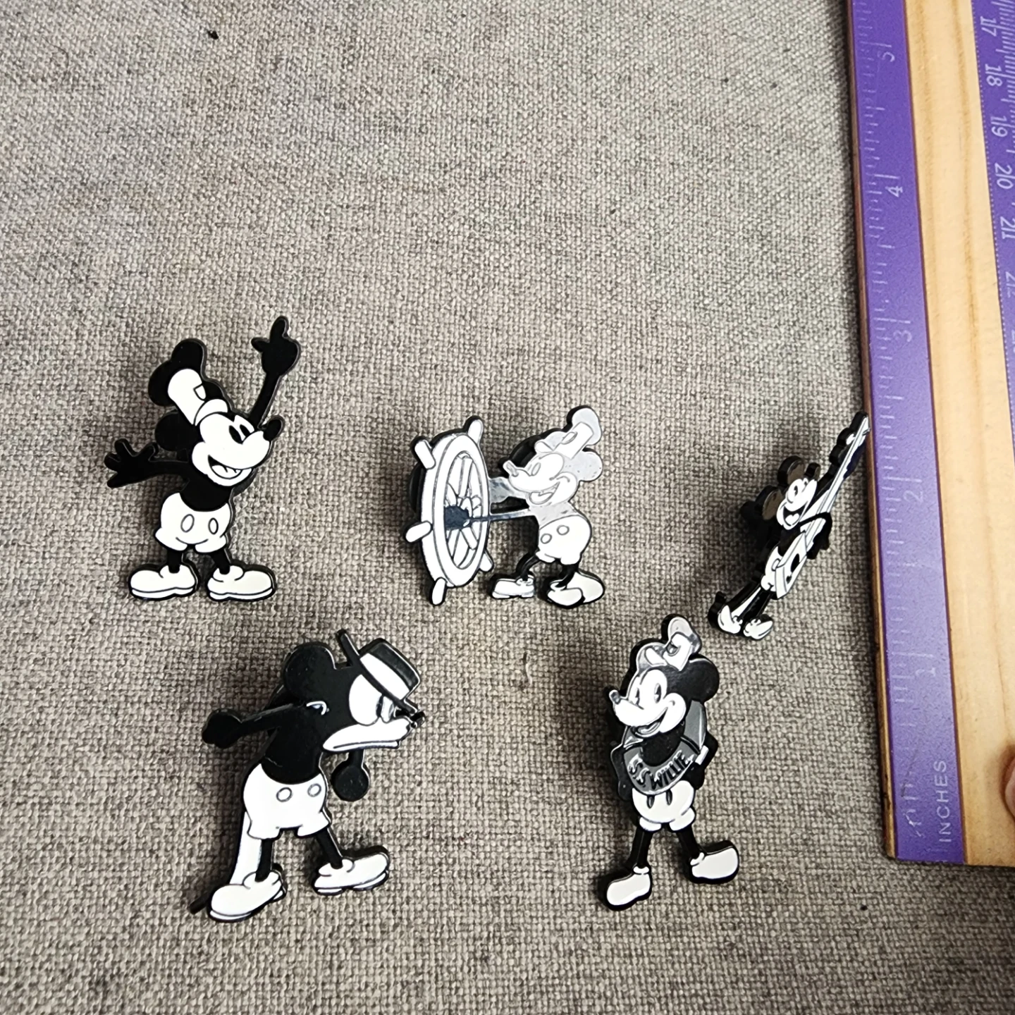 Set of 5 Vintage Mickey Mouse Pins - photo 4