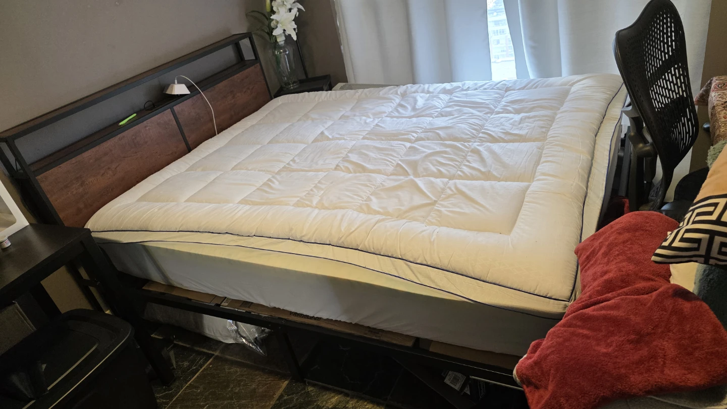 Queen Bed Frame with Headboard, mattress and office table - photo 2