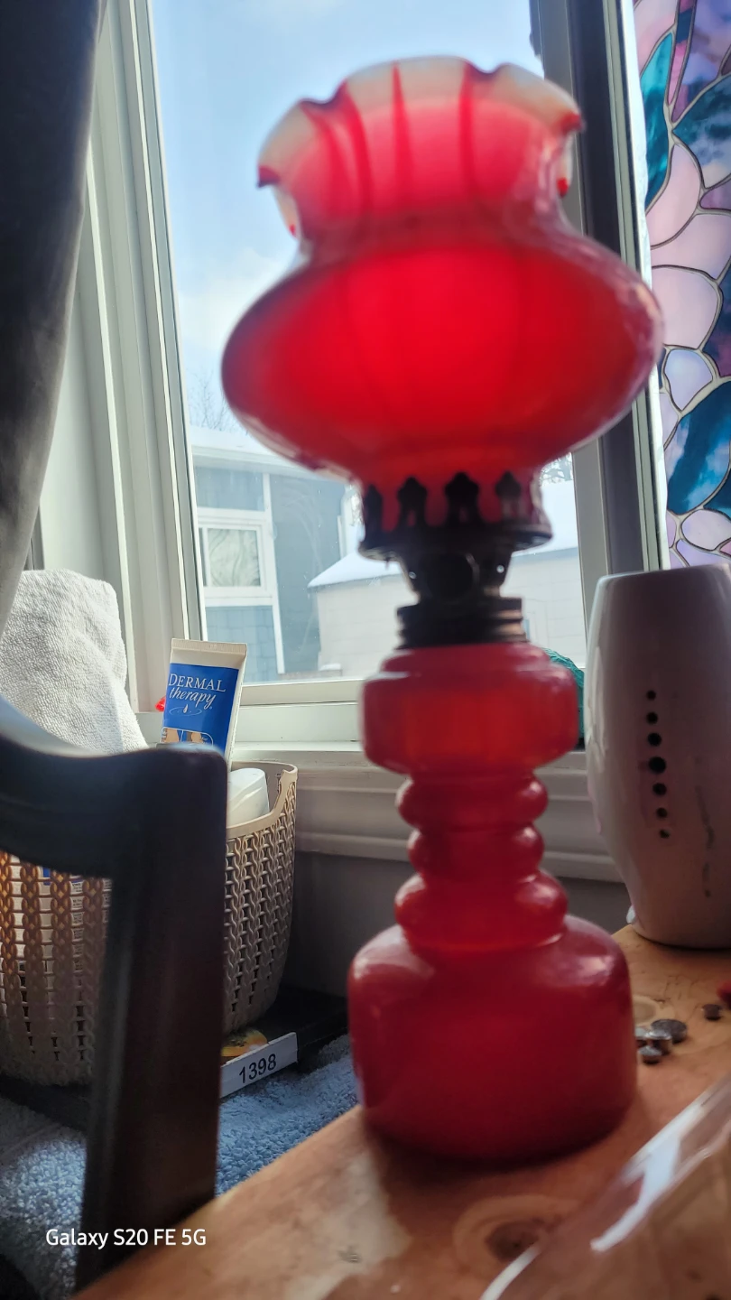 Vintage Red Glass Oil Lamp with Shade 🥕 - photo 2