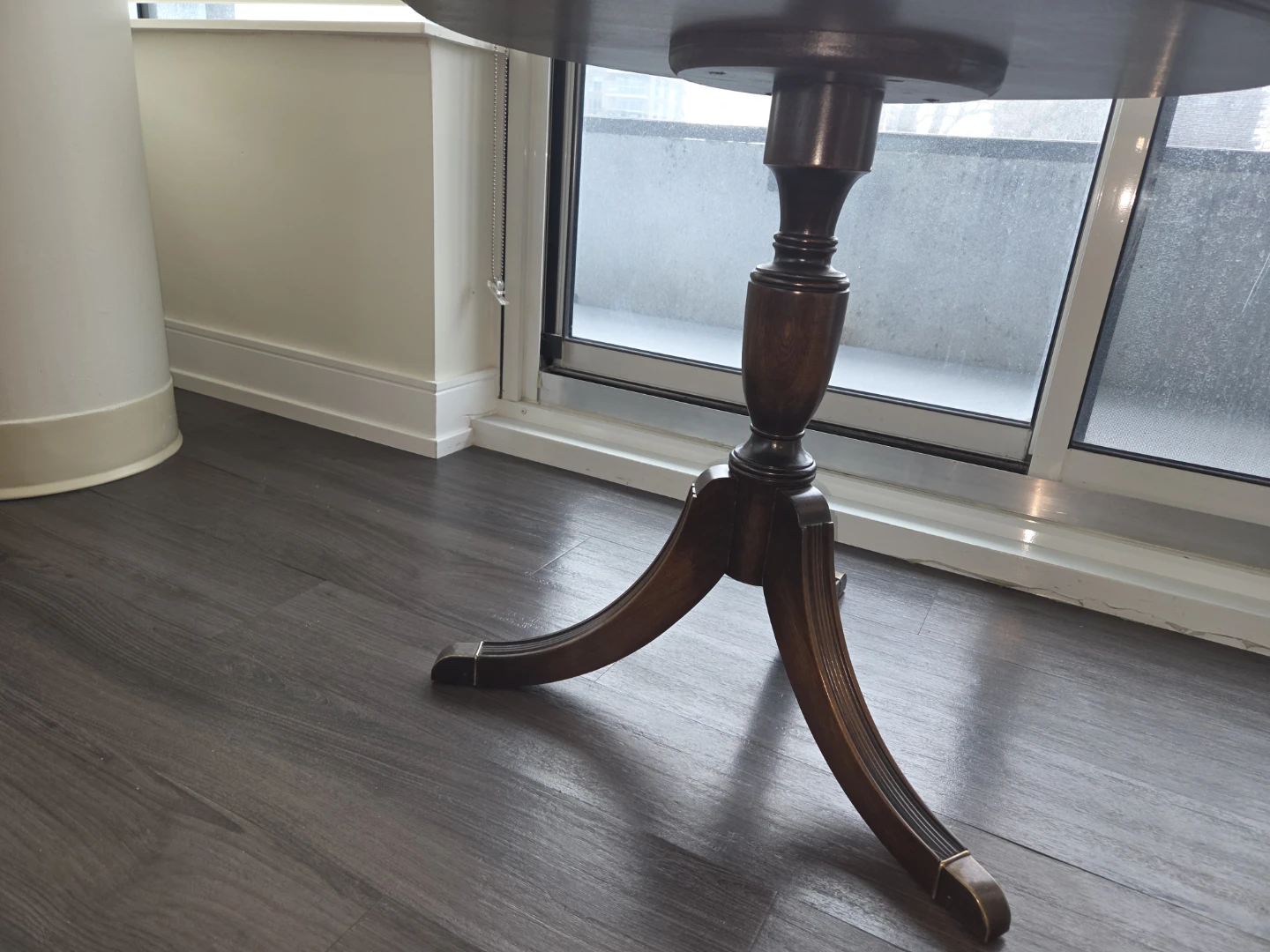 Round Wooden Accent Table - photo 3
