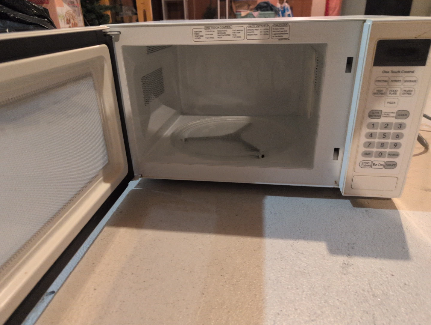 GoldStar Microwave Oven - photo 2