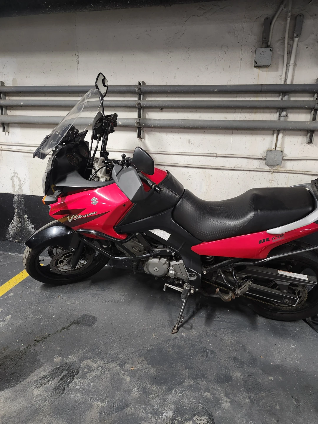 Red 2006 Suzuki V-Strom DL650cc Motorcycle - photo 2