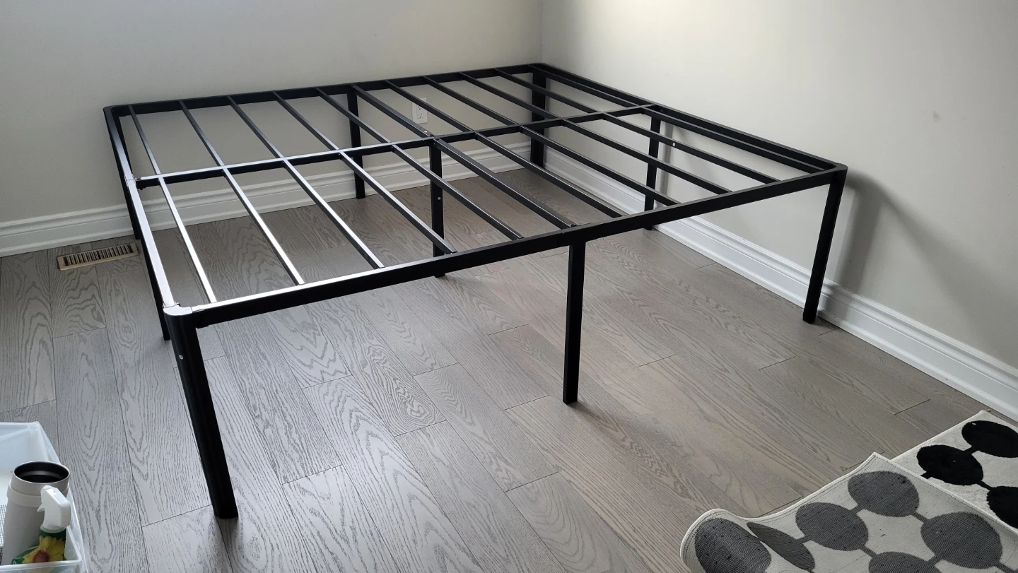 Black Metal Bed Frame Yecensen 22 inch Rounded Corner Leg