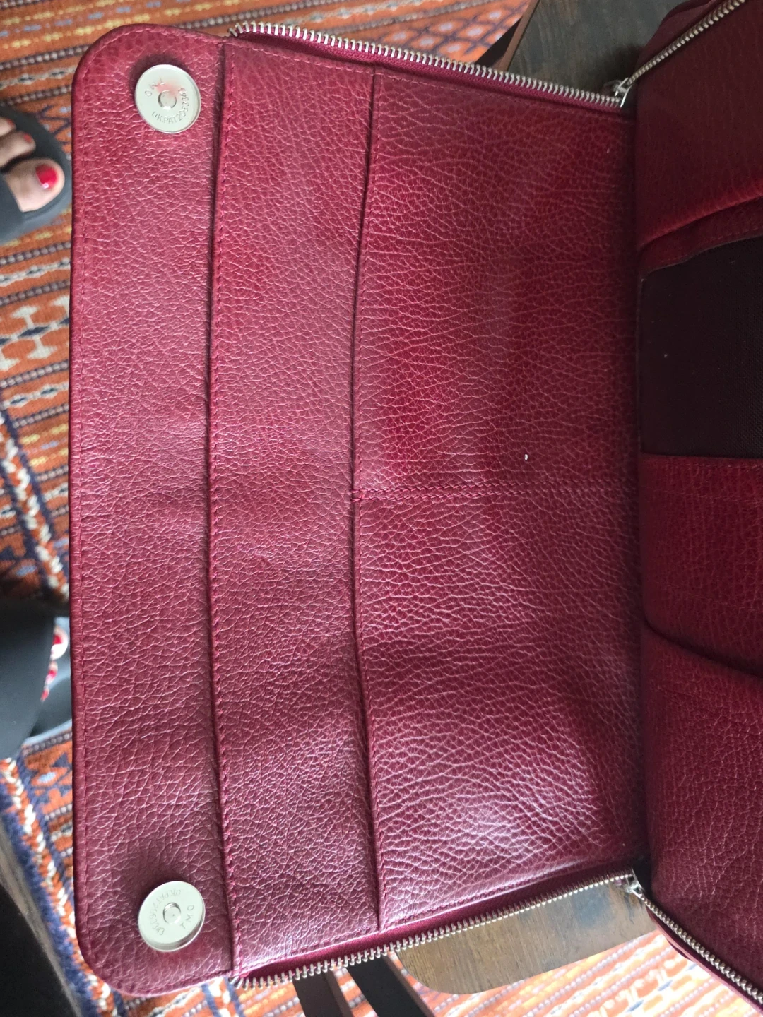 MOVING SALE- Novin Leather Laptop Briefcase - photo 4