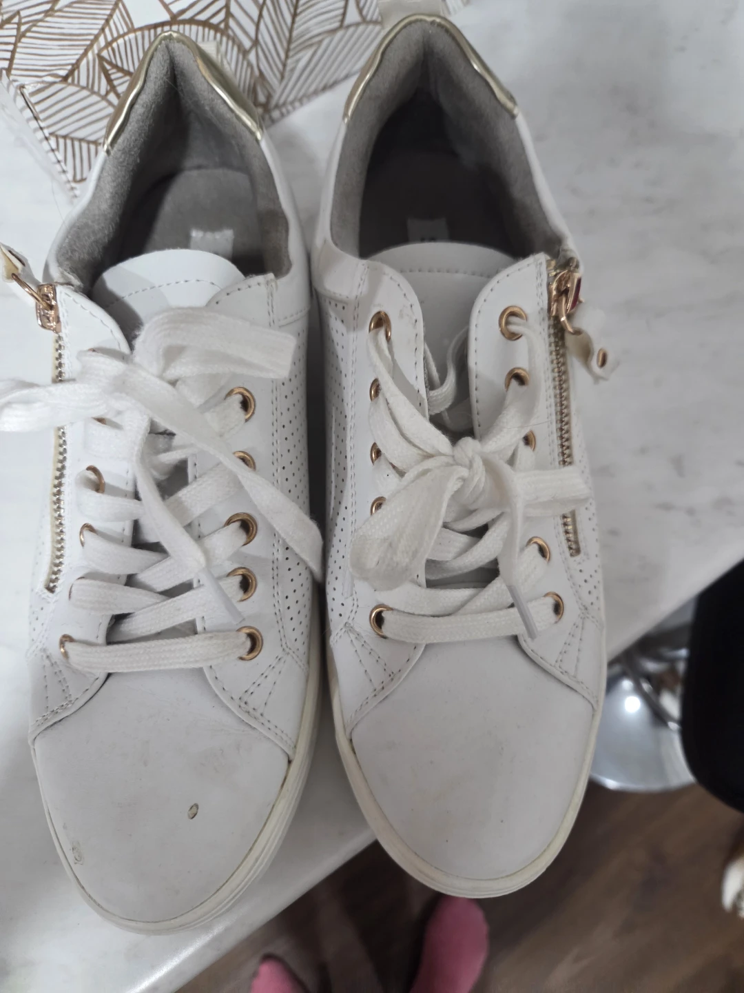 STEVE MADDEN White Leather Sneakers with Gold Accents