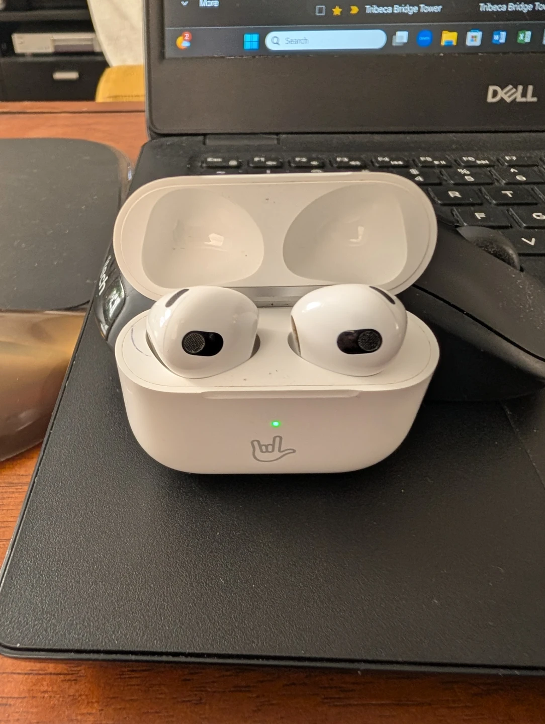 Apple AirPods Pro (2nd Gen) - photo 2