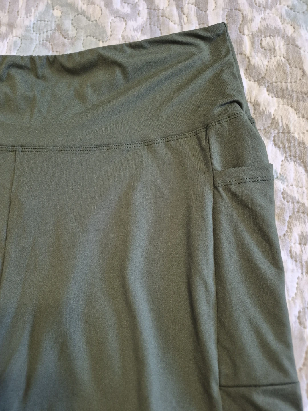 Ladies Size 2XL Light Stretch Shorts with Side Pockets - photo 2