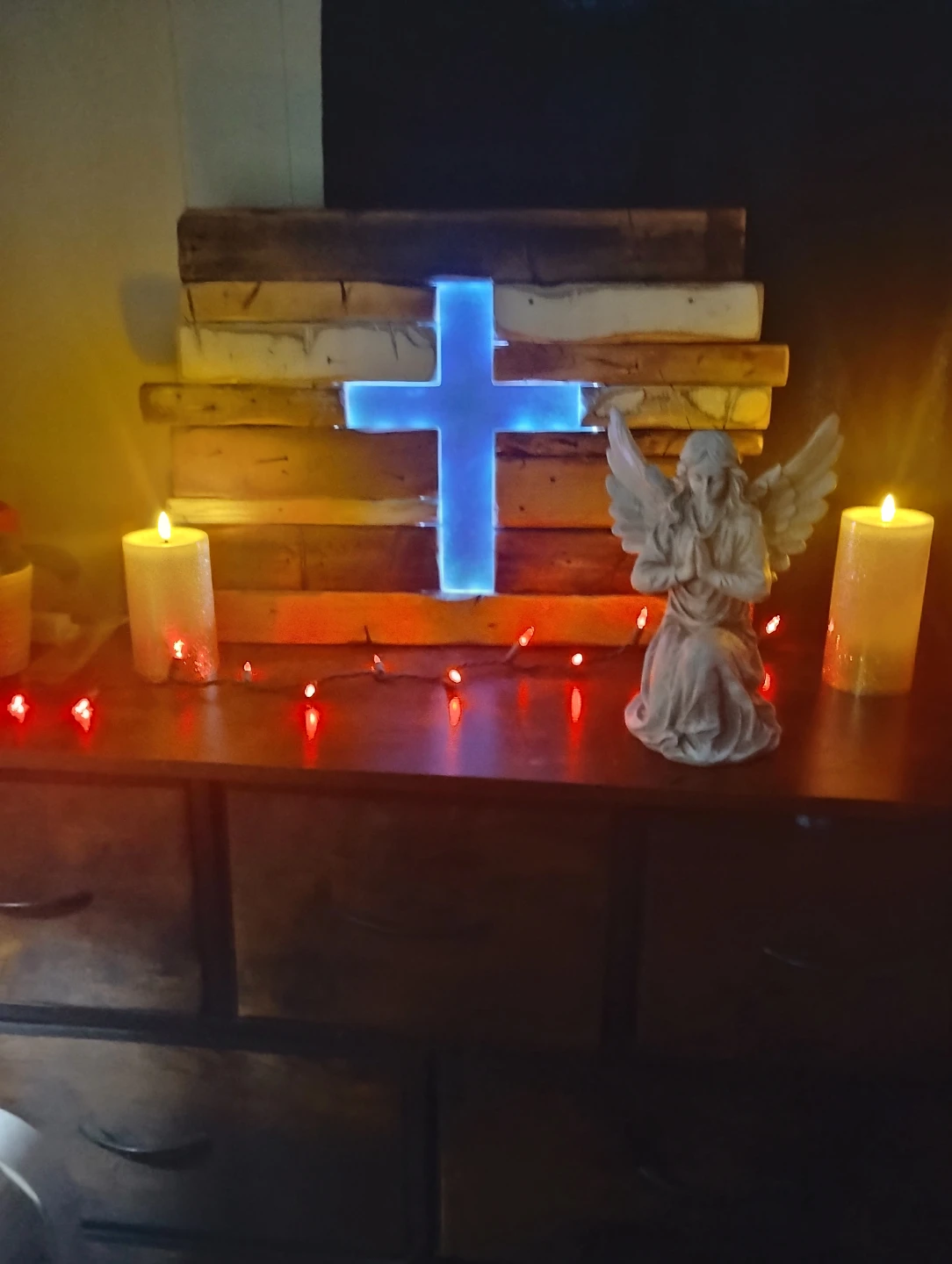 Illuminated Wooden Cross Decor with Red Lights - photo 3