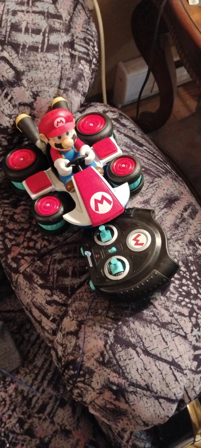Mario Kart 8 anti-gravity mini RC racer