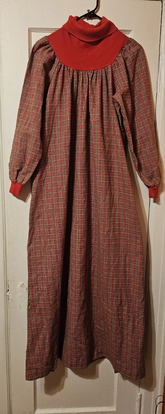 Women's long dress