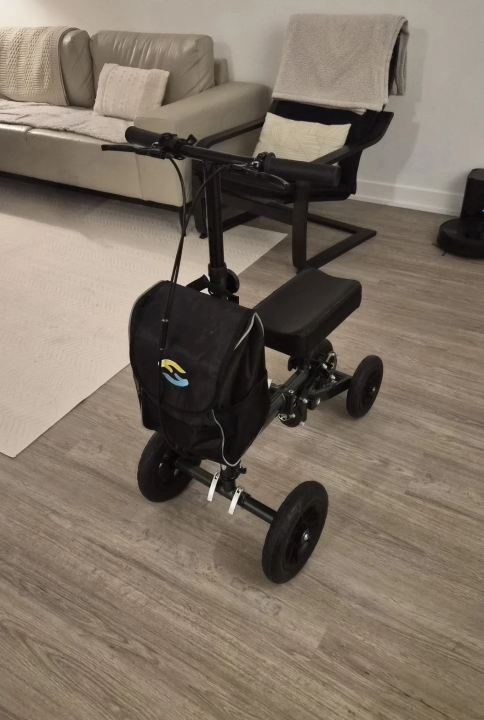 Helavo Knee Walker H1090 with Storage Bag and Outdoor Tires - photo 5