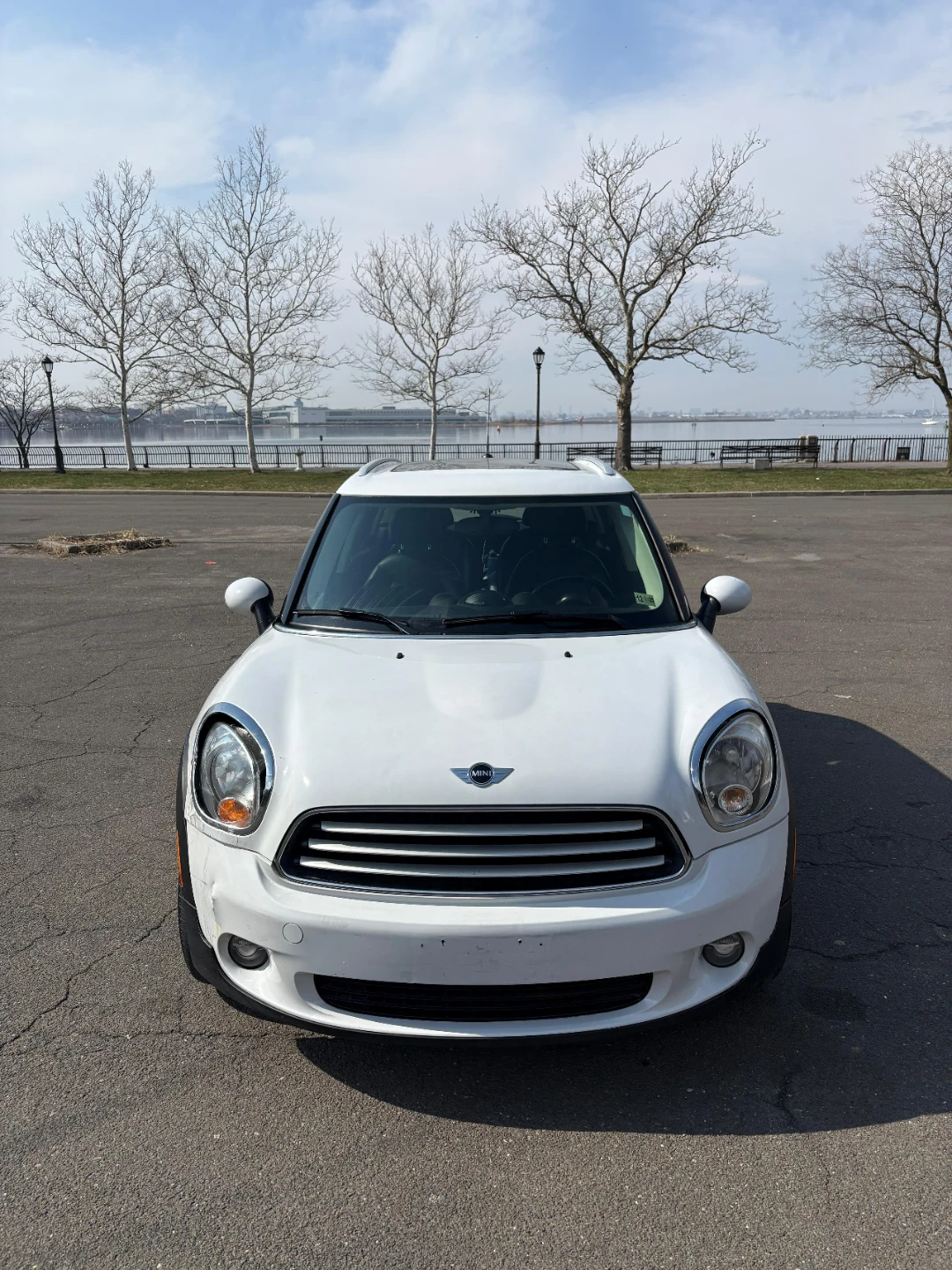 White Mini Cooper Countryman - 141,170 Miles