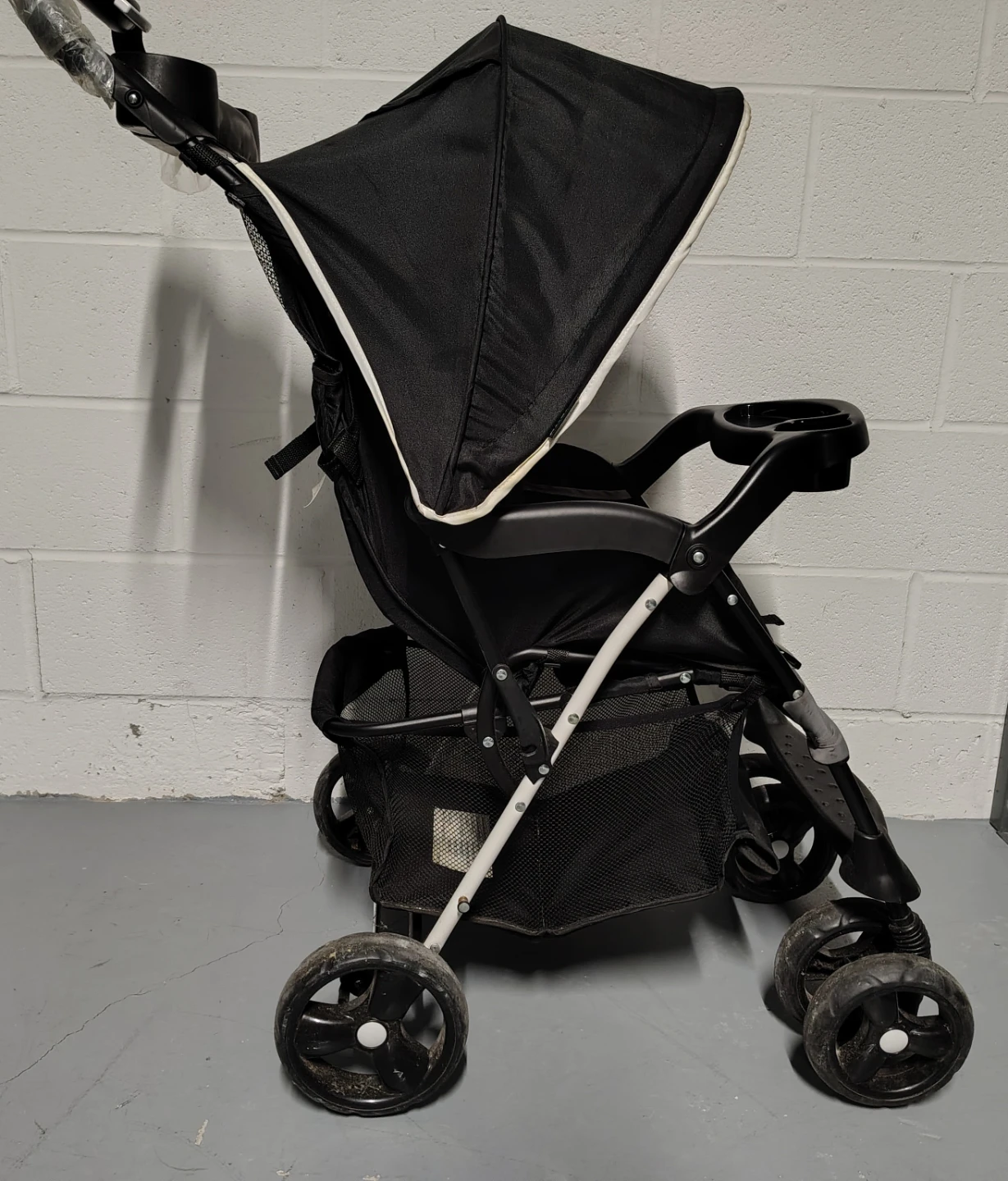 Cosco Stroller - Black - photo 3