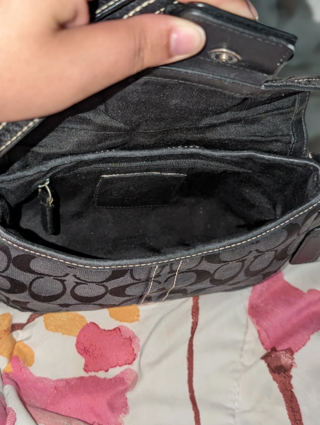 Coach soho small black 2006. (Has flaws see pictures) - photo 4