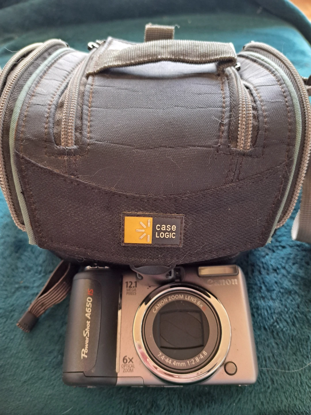 Canon PowerShot A650 IS Digital Camera with Case Logic Bag