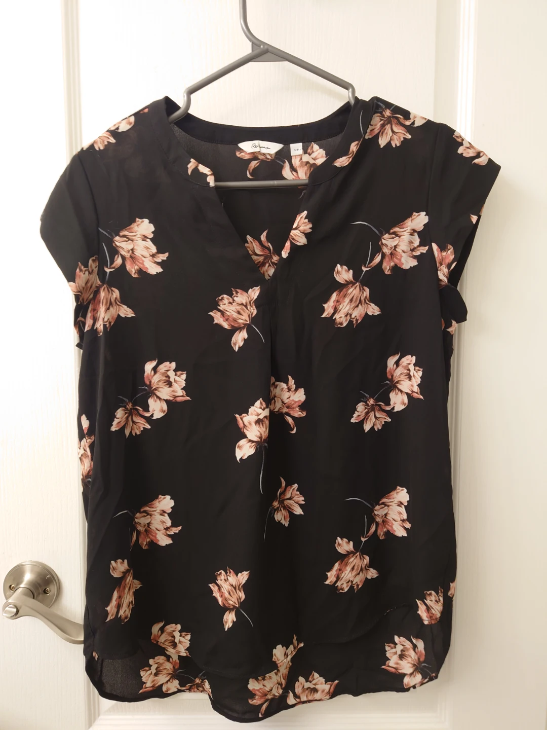 Reitmans Black Floral Print Blouse