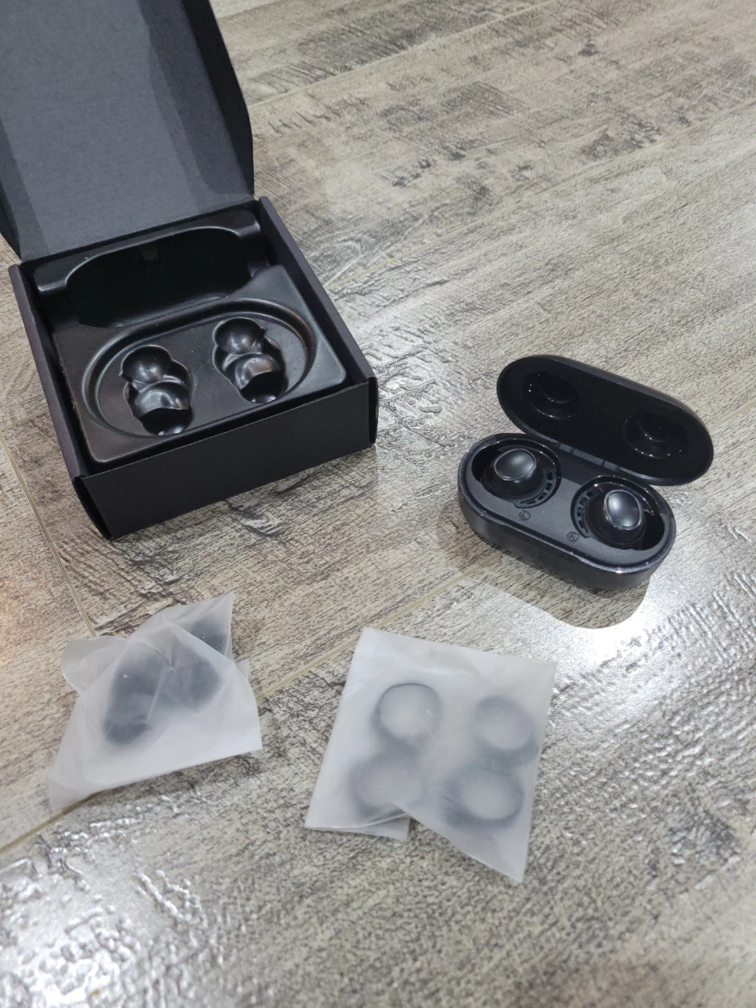 Mpow Wireless Earbuds with Charging Case and Accessories - photo 3