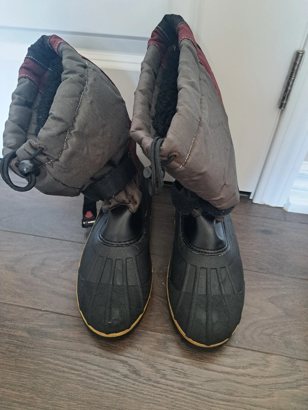 Sorel Winter Boots - Youth Size 5 - photo 2