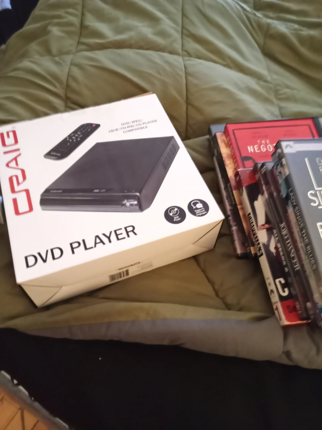 Craig DVD Player with Remote and Movies! - photo 3