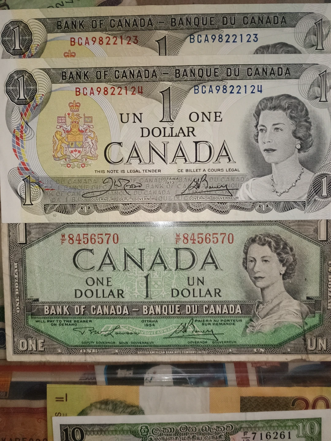 Canada 1 Dollar Banknotes (2)